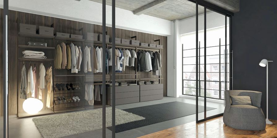 Aletta Walk in Wardrobe