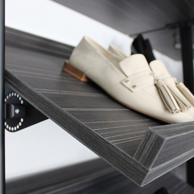 Sloping shoe shelf display